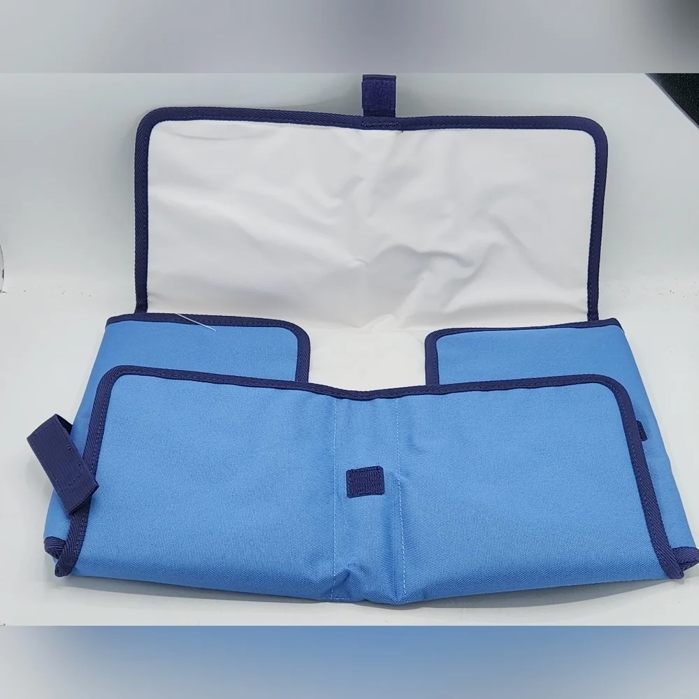 HERSHEL SUPPLY COMPANY Sprout Change Mat In Blue And Navy
